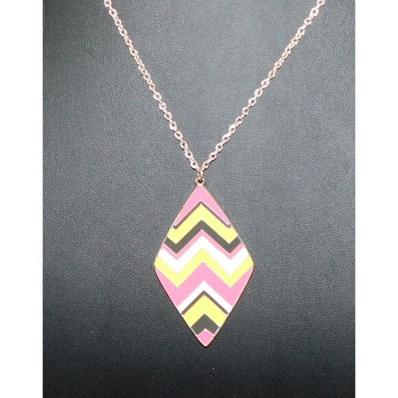 80s/90s Style Enamel Geometric Pendant Necklace - Picture 4 of 4